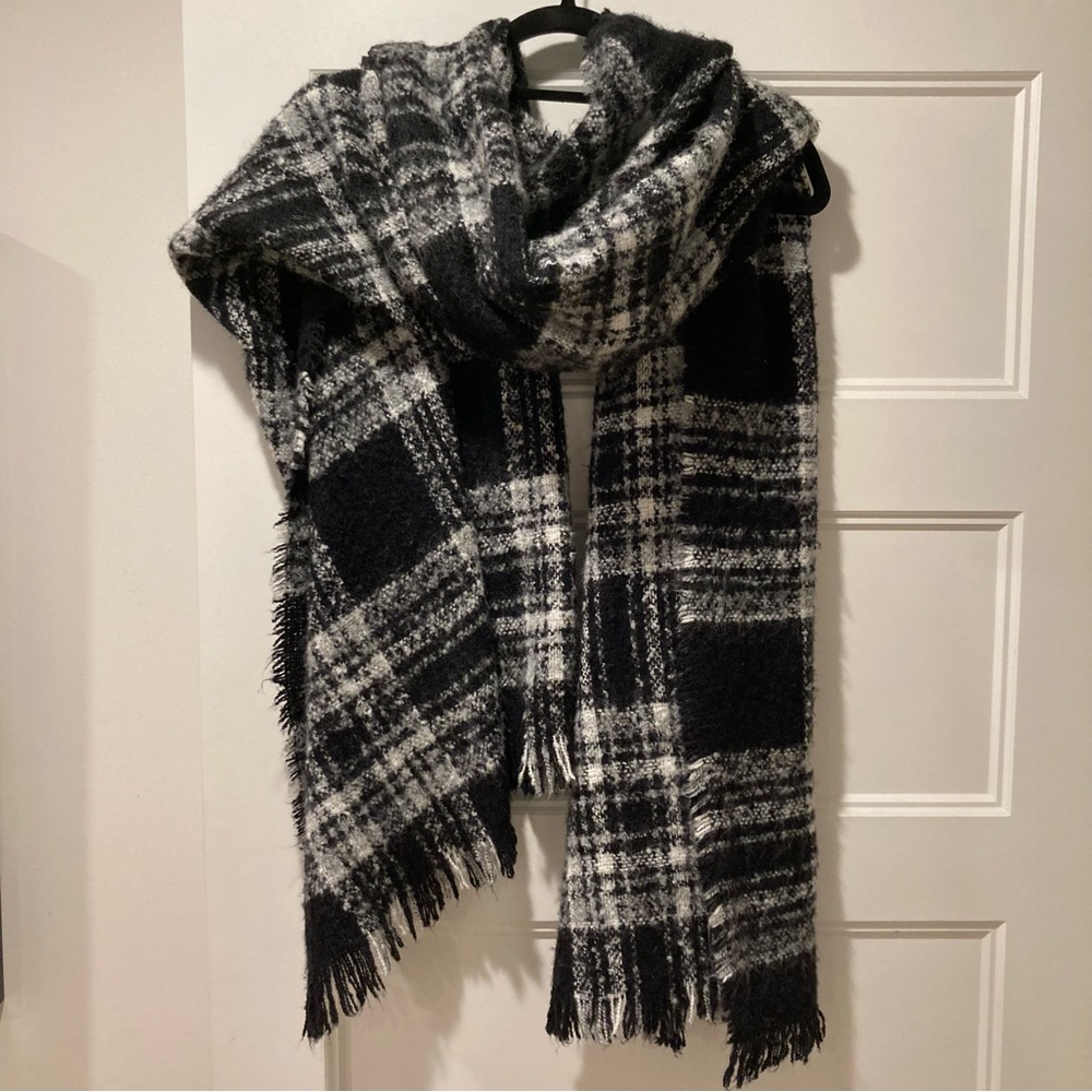 Zara Black & White Plaid Blanket Scarf